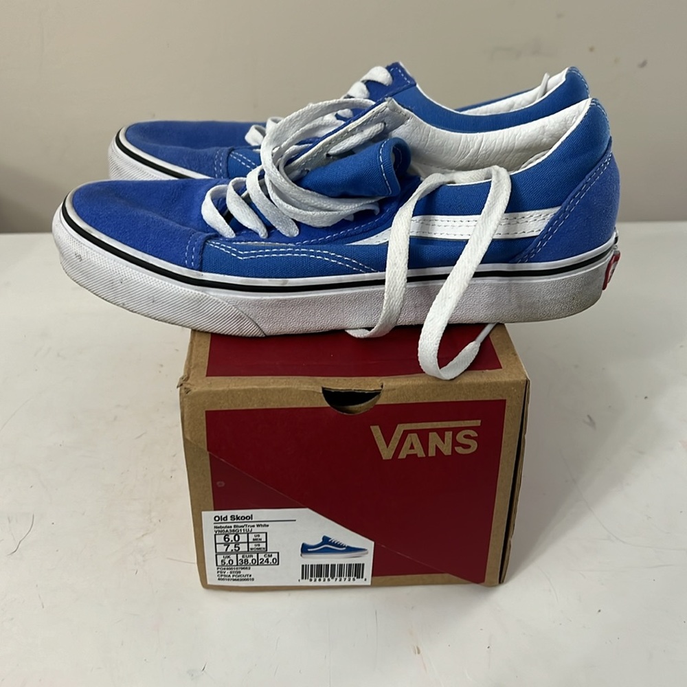 Vans - Picture 4 of 4